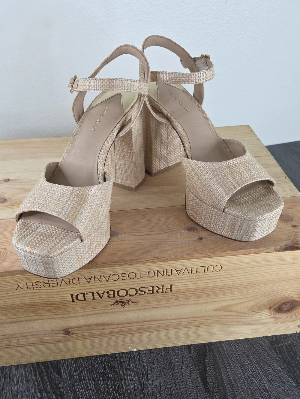 ANTONIO MELANI Beige Woven Platform Block Heel Sandals Sz10 Beige RAFFIA